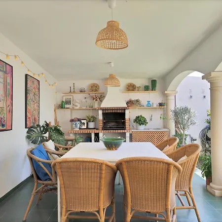 Casa Estilo Andaluza Cerca Del Centro Y El Mar - Casa Angeles