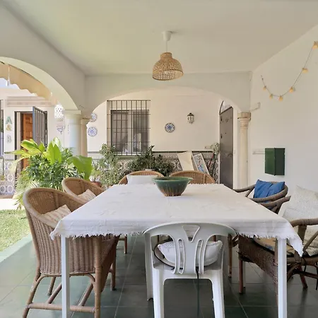 Hotel Casa Estilo Andaluza Cerca Del Centro Y El Mar - Casa Angeles 4*