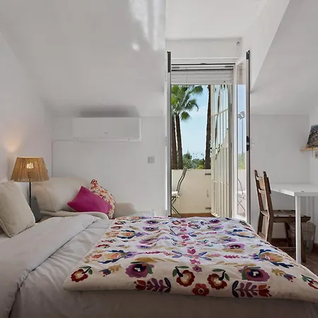 Casa Estilo Andaluza Cerca Del Centro Y El Mar - Casa Angeles